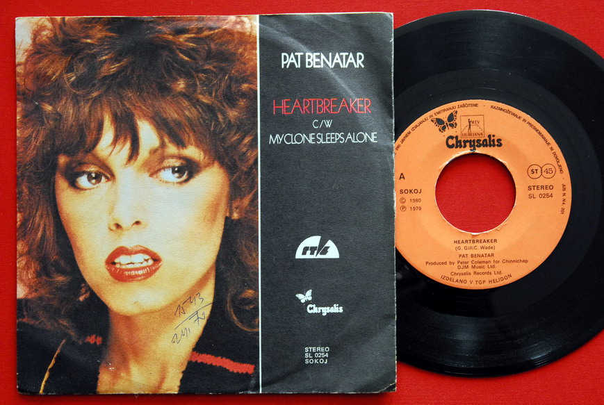 有关以下物品的详细资料: pat benatar heartbreaker/my clone sleeps